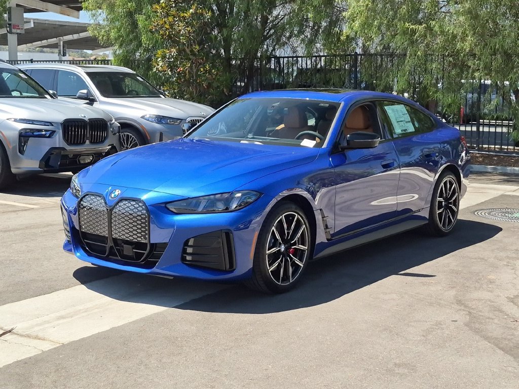 New 2026 BMW i4 xDrive40i w/ M Sport Package AWD/4WD image 2