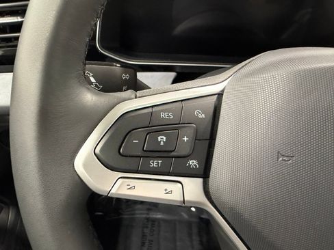 Used 2026 Volkswagen Jetta SE FWD image 36