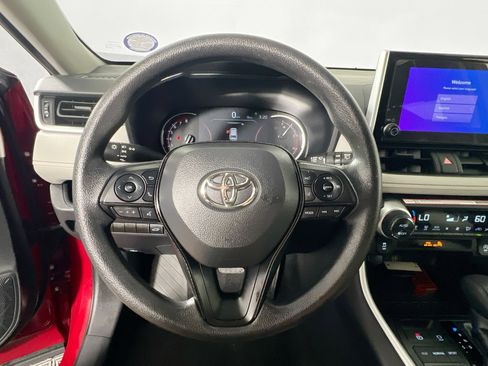 Used 2025 Toyota RAV4 XLE w/ Convenience Package FWD image 17