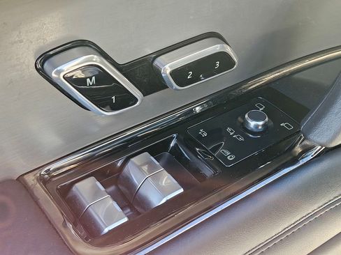 Used 2023 Land Rover Range Rover Sport SE Dynamic image 17