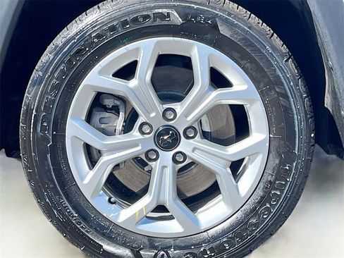 Used 2025 Jeep Compass Latitude image 31