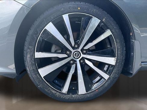 Used 2019 Nissan Altima 2.5 SR FWD image 32