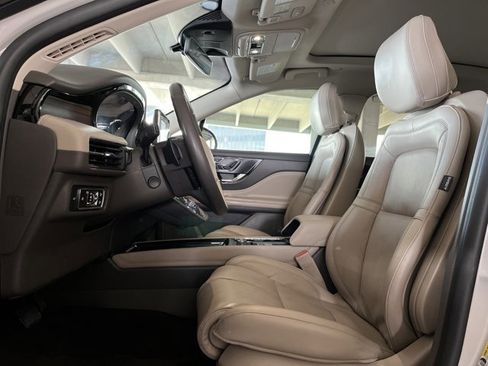 Used 2022 Lincoln Corsair Reserve w/ Equipment Group 201A image 9