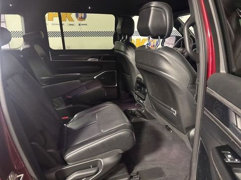 Used 2024 Jeep Wagoneer Series II image 29