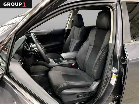 Used 2025 Subaru Outback Premium AWD/4WD image 8