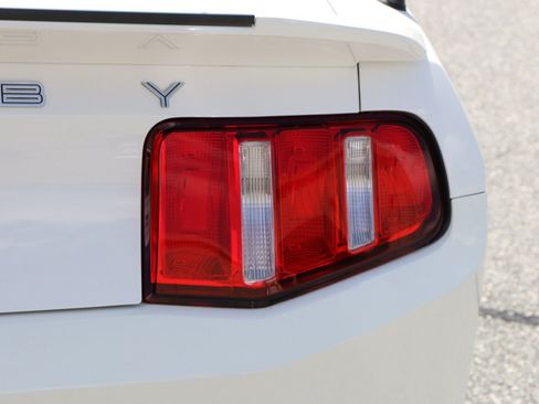 Used 2012 Ford Mustang Shelby GT500 w/ SVT Performance Pkg RWD image 7