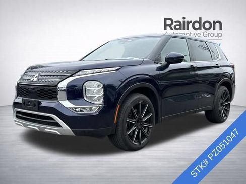 Used 2023 Mitsubishi Outlander SE AWD/4WD image 3