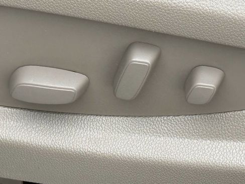 Used 2016 Chevrolet Suburban LTZ image 9