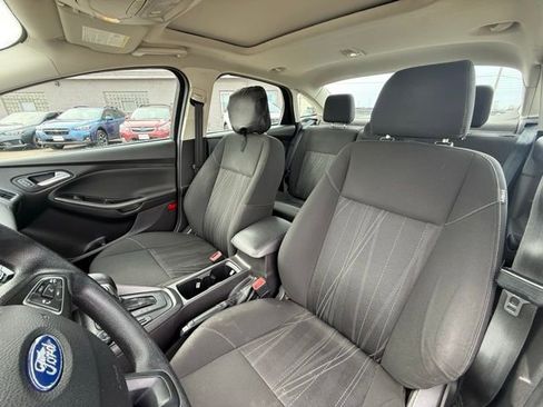 Used 2017 Ford Focus SEL image 9