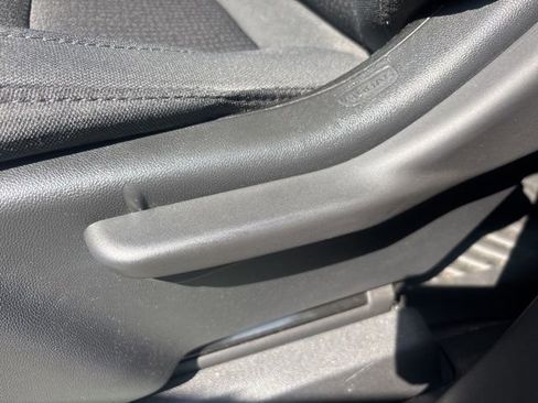 Used 2021 Chevrolet Silverado 1500 Custom image 11