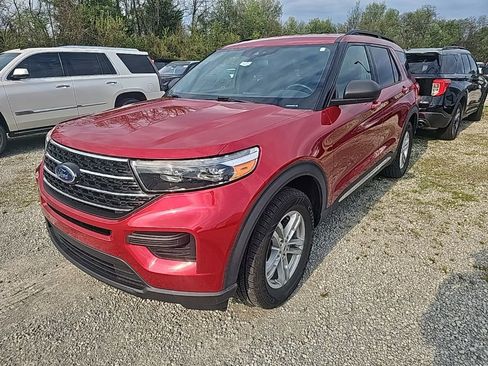 Used 2020 Ford Explorer XLT image 3