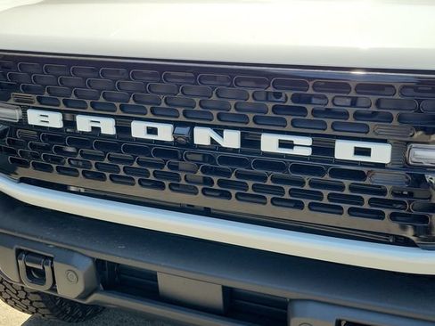 New 2026 Ford Bronco Badlands AWD/4WD image 8