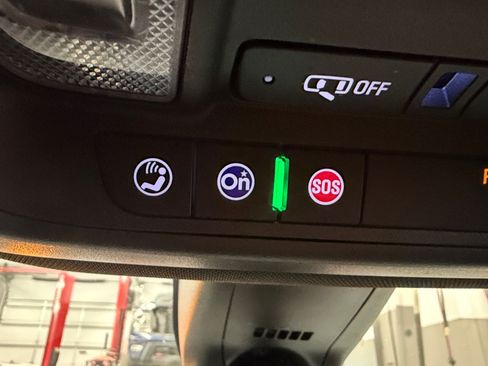 Used 2024 Buick Enclave Premium AWD/4WD image 39