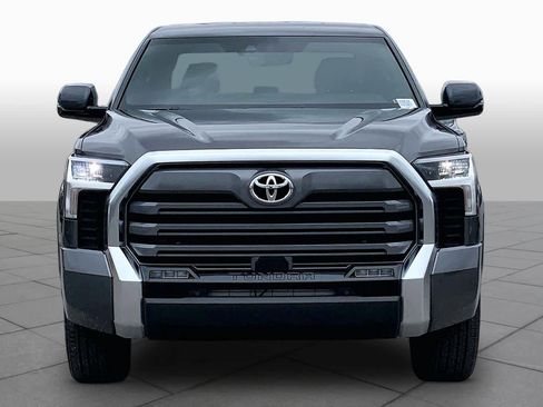 Used 2025 Toyota Tundra Limited AWD/4WD image 4