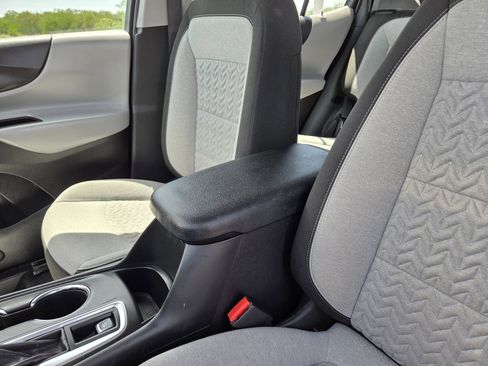 Used 2024 Chevrolet Equinox LS FWD image 27