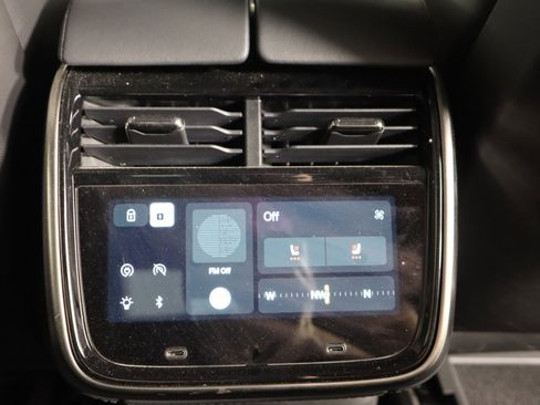 Used 2022 Rivian R1T Adventure image 16