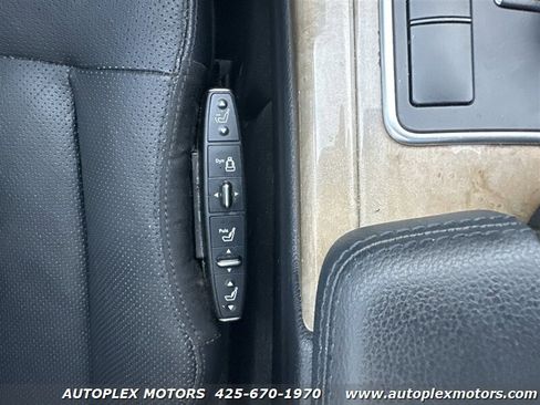 Used 2011 Mercedes-Benz E 550 Sedan image 27