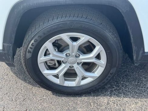 Certified 2024 Jeep Compass Latitude AWD/4WD image 10