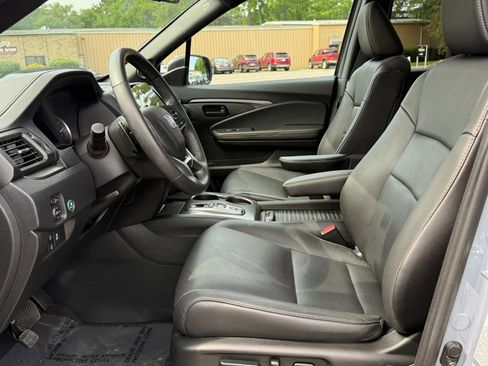 Used 2023 Honda Passport EX-L image 16