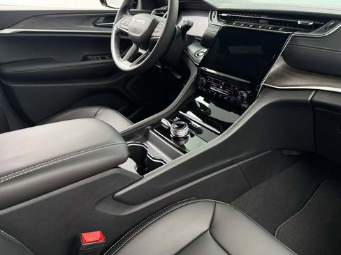 New 2025 Jeep Grand Cherokee L Limited image 25