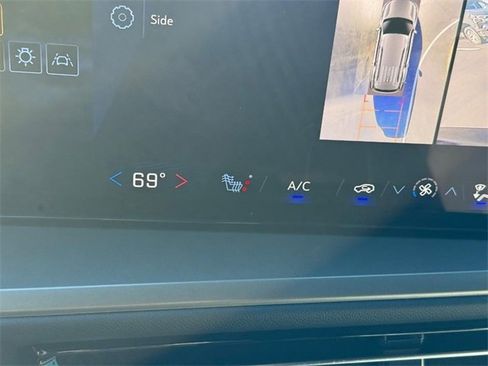 Used 2024 Chevrolet Traverse LT image 22