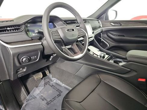 New 2026 Jeep Grand Cherokee L Limited image 10