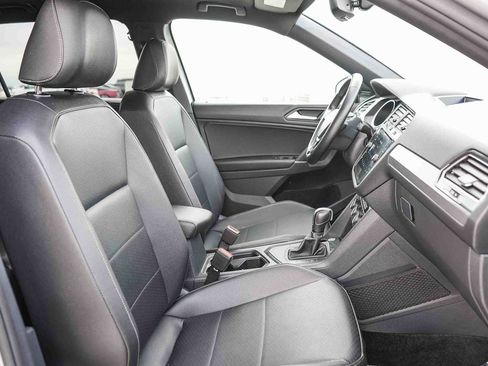 Used 2020 Volkswagen Tiguan SE R-Line image 16