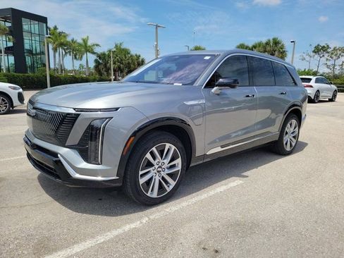 Used 2026 Cadillac Vistiq Luxury AWD/4WD image 4