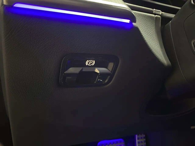Used 2023 Mercedes-Benz S 500 4MATIC w/ AMG Line image 40