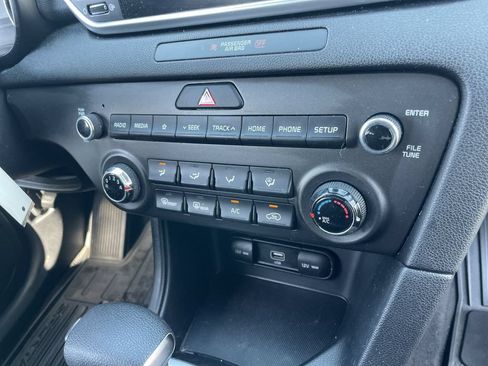 Used 2020 Kia Sportage LX AWD/4WD image 25