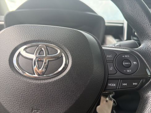 Used 2021 Toyota Corolla LE FWD image 11