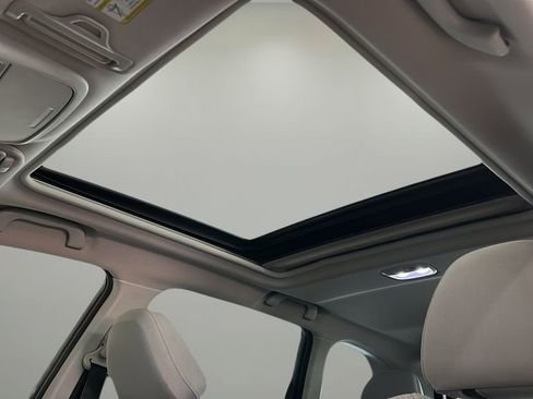 Used 2022 Subaru Forester Premium image 16