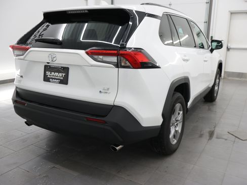 Used 2025 Toyota RAV4 LE AWD/4WD image 5