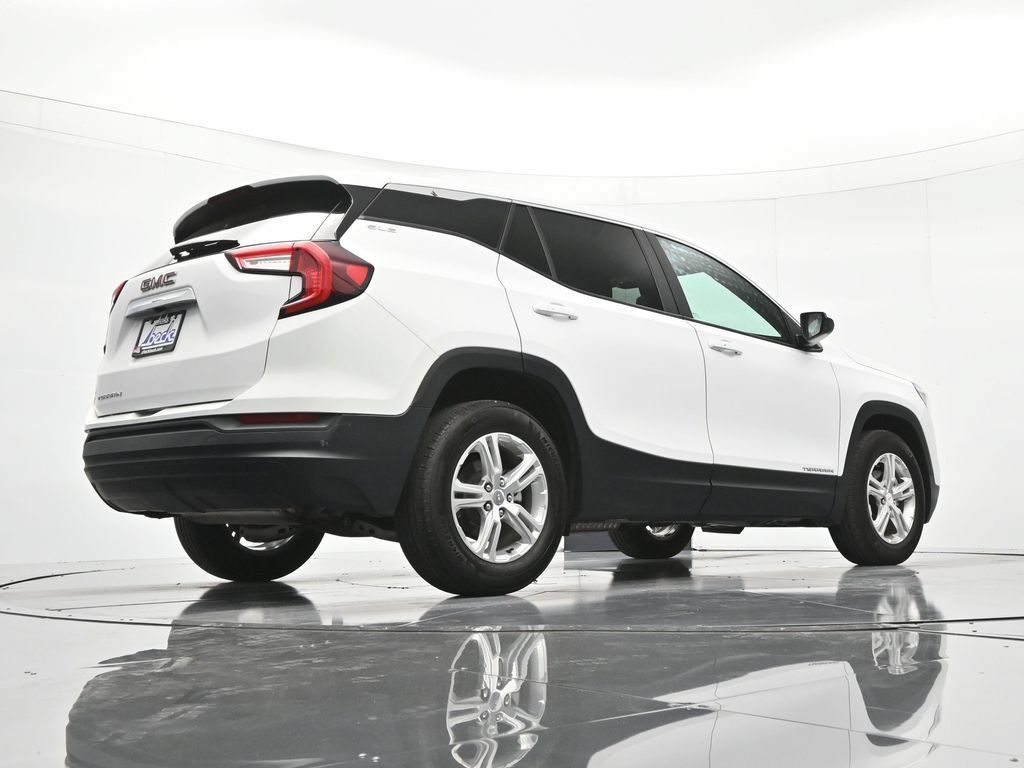 Used 2024 GMC Terrain SLE FWD image 40