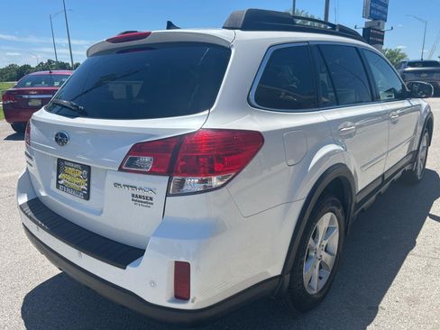 Used 2014 Subaru Outback 2.5i Premium w/ Accessory Value Package (OYT) AWD/4WD image 5