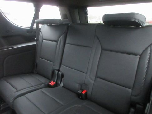 New 2026 GMC Yukon XL Denali w/ Denali Reserve Package image 15