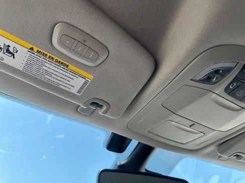 Used 2022 Chrysler Pacifica Touring-L FWD image 43