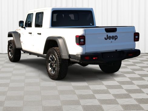 Used 2026 Jeep Gladiator Rubicon w/ Technology Group AWD/4WD image 35