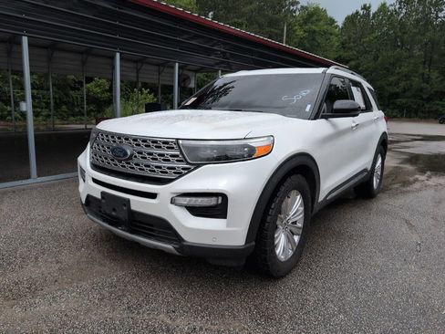 Used 2023 Ford Explorer Limited w/ Equipment Group 301A RWD image 3