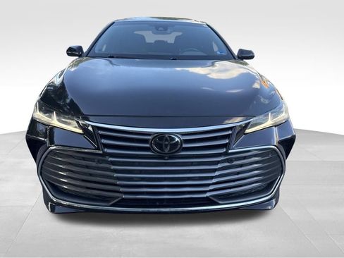 Used 2019 Toyota Avalon Limited FWD image 9