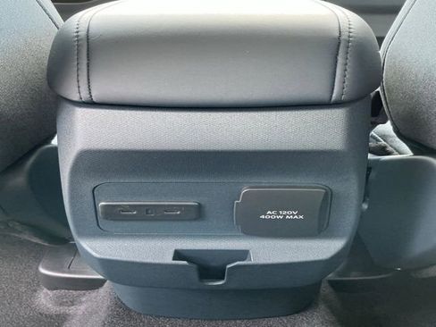 New 2025 Ford Maverick XLT w/ XLT Luxury Package AWD/4WD image 22