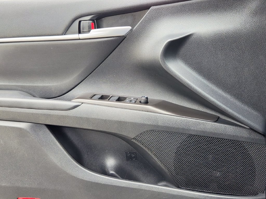 Used 2024 Toyota Camry SE FWD image 31