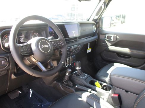 New 2026 Jeep Gladiator Sport image 15