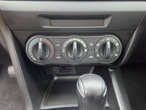 Used 2015 MAZDA MAZDA3 i Sport FWD image 21