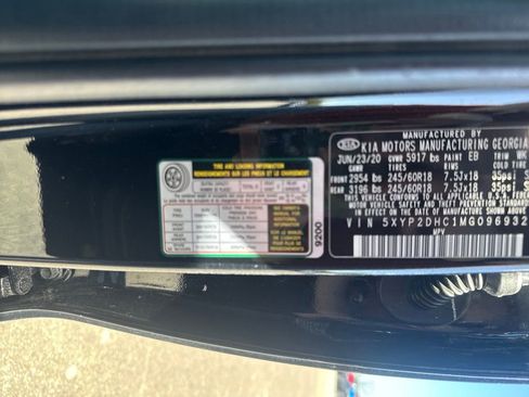 Used 2021 Kia Telluride LX AWD/4WD image 9