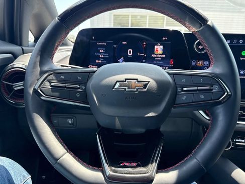 Used 2024 Chevrolet Equinox EV RS FWD image 16