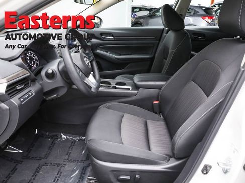 Used 2025 Nissan Altima 2.5 SV image 14