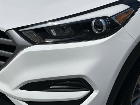 Used 2018 Hyundai Tucson SE image 9