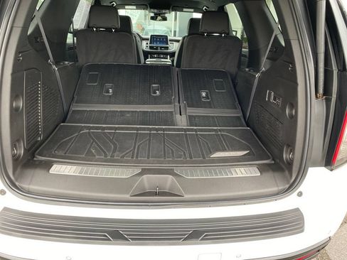 Used 2023 Chevrolet Tahoe Z71 w/ Luxury Package AWD/4WD image 30