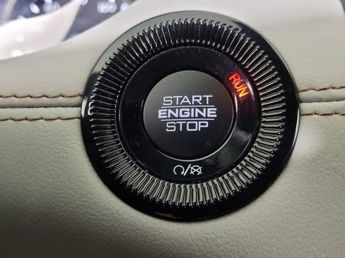 Used 2023 Jeep Compass Limited image 22